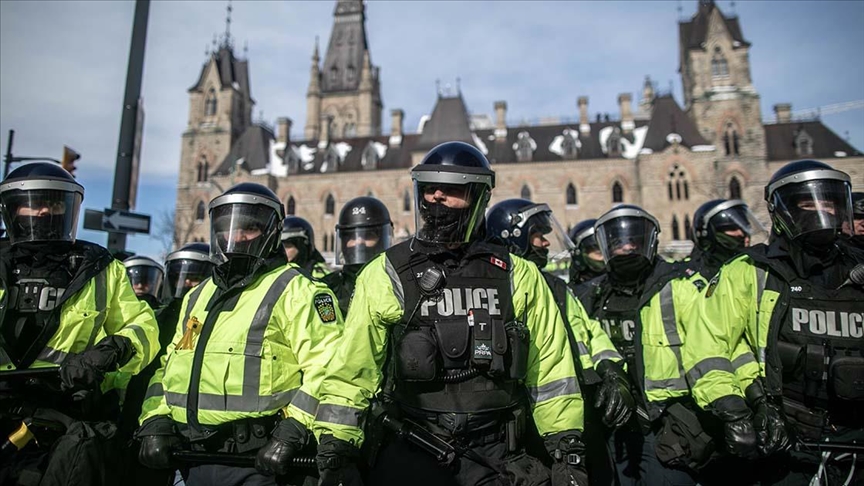 Kanada polisi ırkçılık nedeniyle özür diledi » Türkiye Göçmenler Rehberi