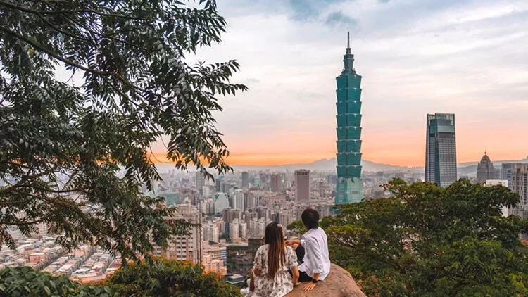 taiwan offering money to visit