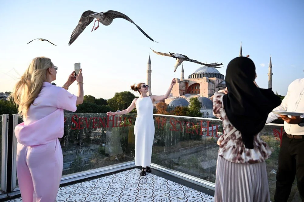 Pose tourism in Istanbul