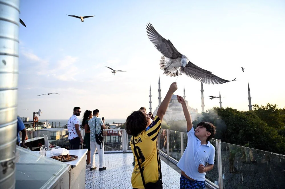 Pose tourism in Istanbul