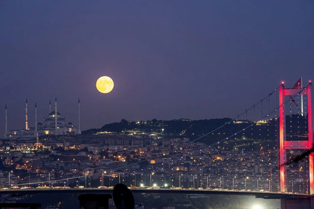 Super Moon views from Istanbul
