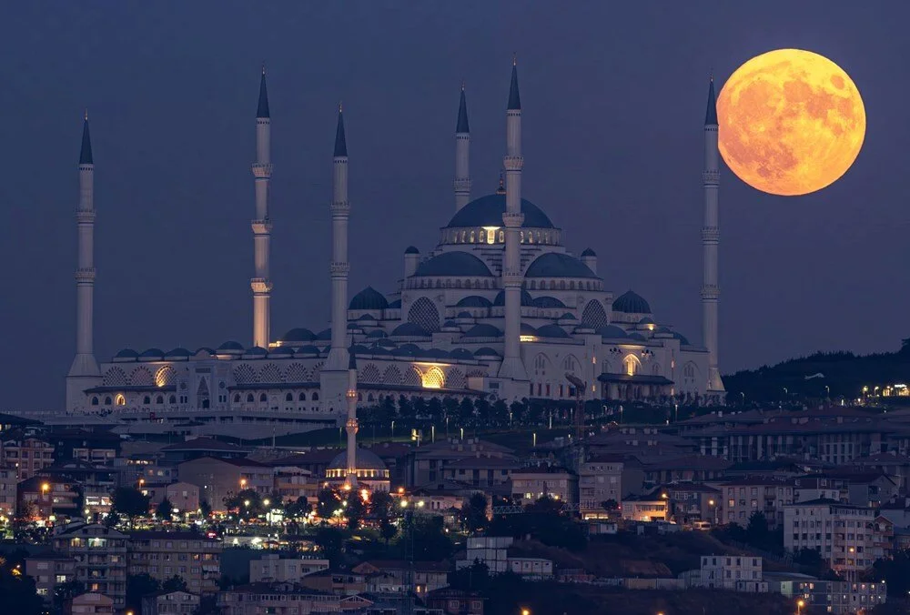 Super Moon views from Istanbul